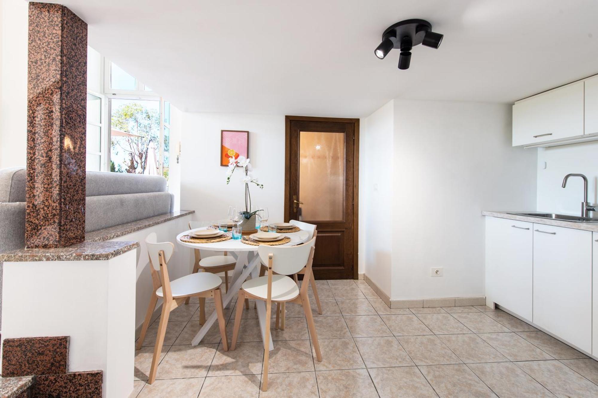 Oliviers -Agreable 2 Pieces Dans Maison Bourgeoise Menton Bagian luar foto