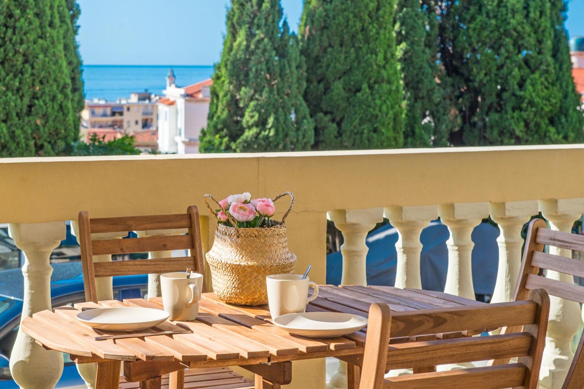 Oliviers -Agreable 2 Pieces Dans Maison Bourgeoise Menton Bagian luar foto