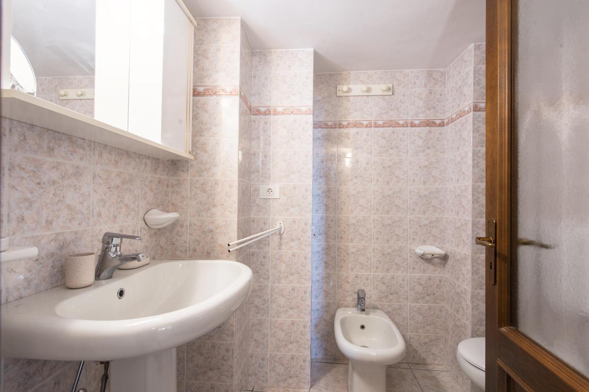 Oliviers -Agreable 2 Pieces Dans Maison Bourgeoise Menton Bagian luar foto